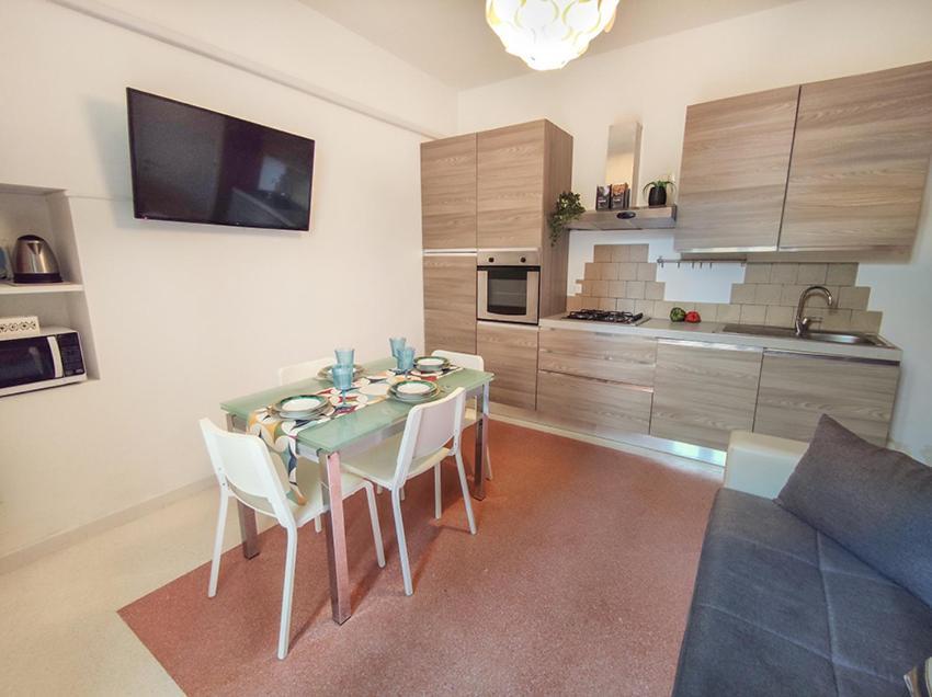 Casa Chiara In Centro Con Corte Privata 산베네데토델트론토 외부 사진